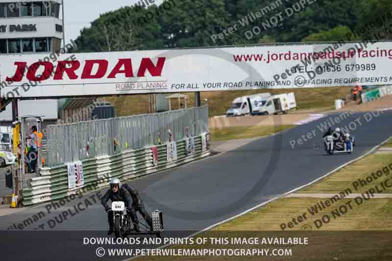 Vintage motorcycle club;eventdigitalimages;mallory park;mallory park trackday photographs;no limits trackdays;peter wileman photography;trackday digital images;trackday photos;vmcc festival 1000 bikes photographs